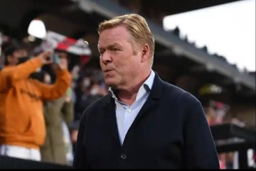 荷兰中卫卷疯了!曼联铁卫数据碾压仍落选,科曼:选谁都心疼