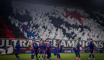 欧冠再传捷报!西甲冠军巴萨连胜在望,巨星破门超越C罗