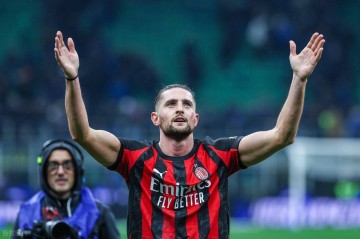 意甲国际米兰惜败AC米兰,此战绝非巧合,索默双拳难敌四手?