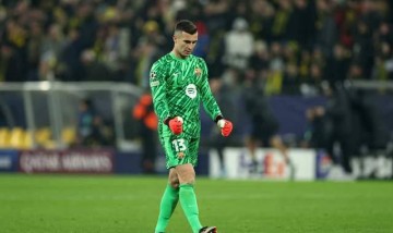 西甲战报:巴萨迎战埃尔切,8分差距待缩小